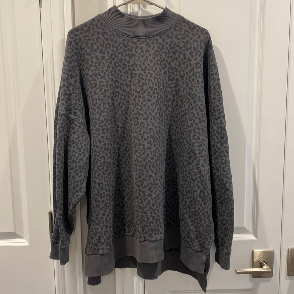 American Eagle Outfitters Jegging Fit Cheetah Pull Over